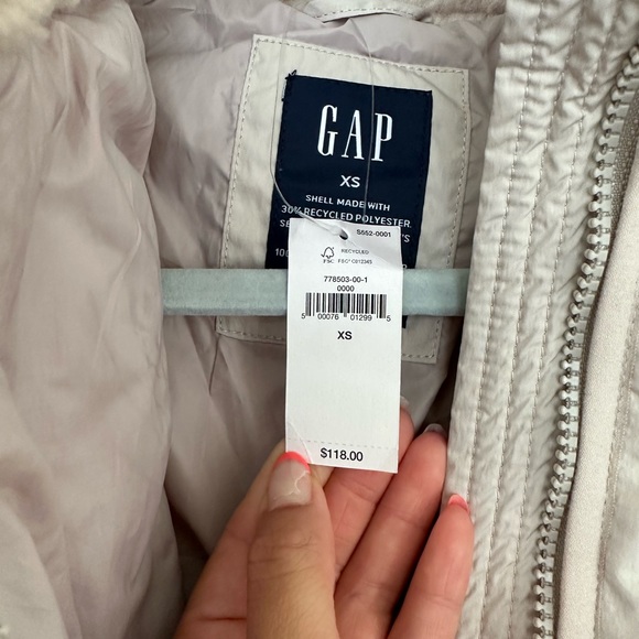 Tan Gap Teddy Jacket, size XS but fits oversized - Picture 3 of 3